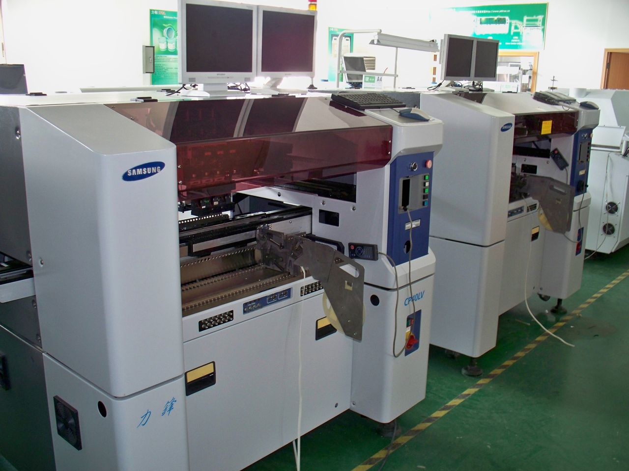 Samsung Label Feeder into machine